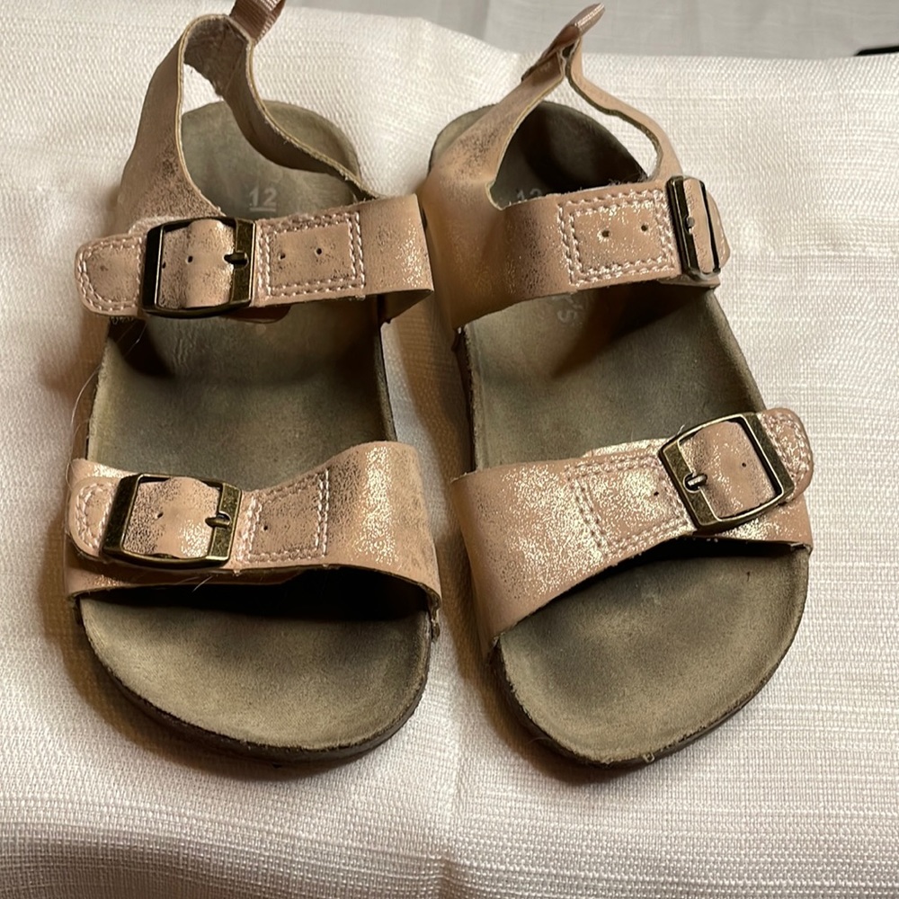 ‼️CLEARANCE 3 for $15‼️ Little girls buckle sandals